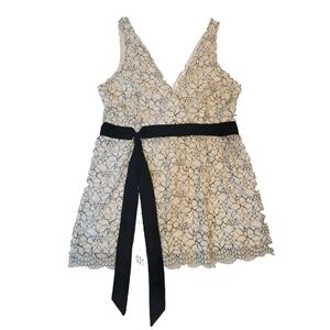 White House Black Market Women’s Small Floral Lace V-Neck Cream Baby Doll Tank